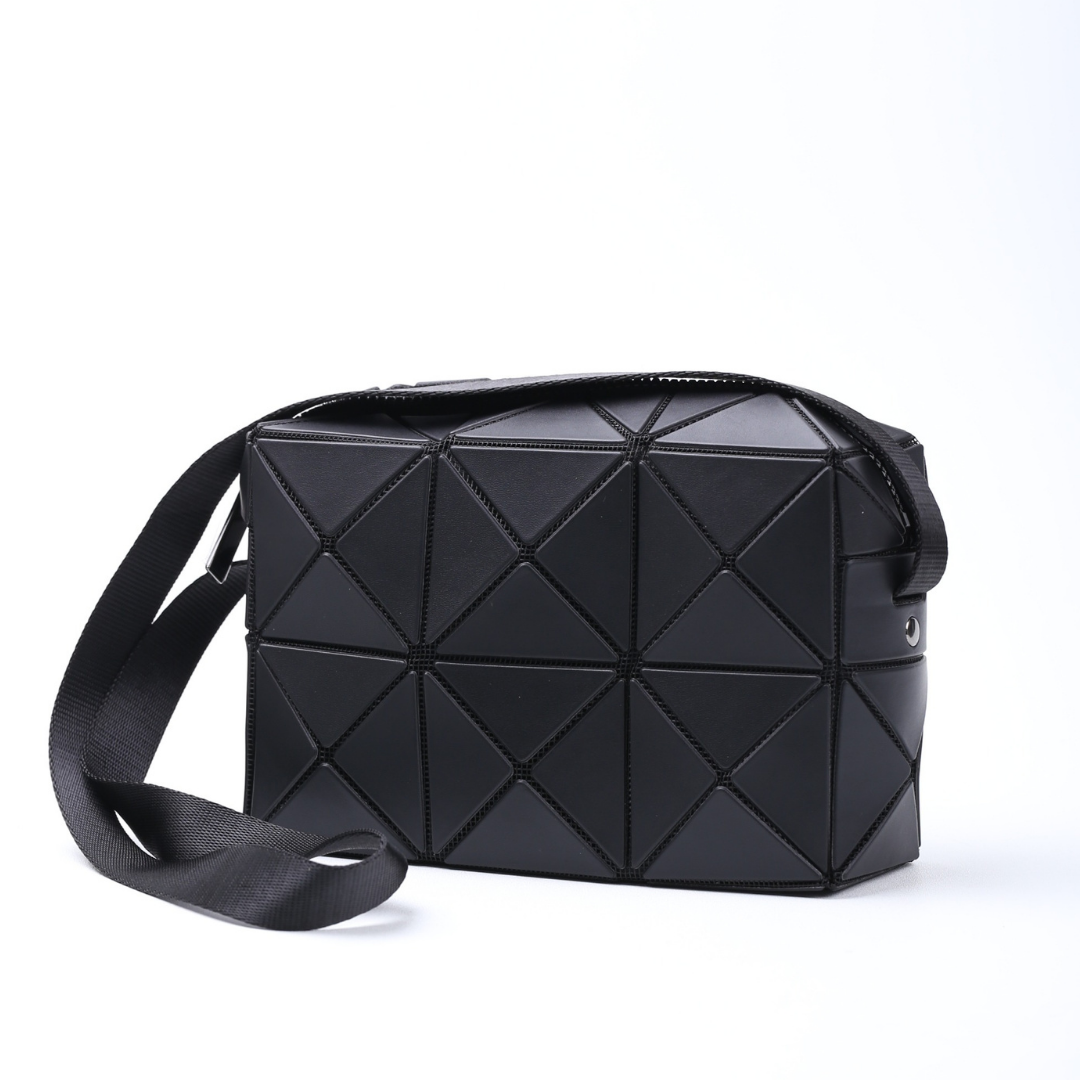 Onyx Convertible Pouch
