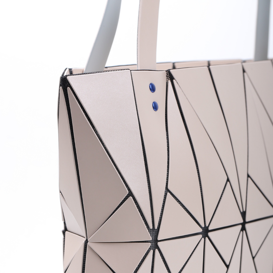 Gizmo Long Tote Bag