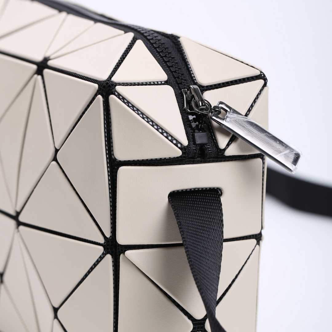 Onyx Convertible Pouch