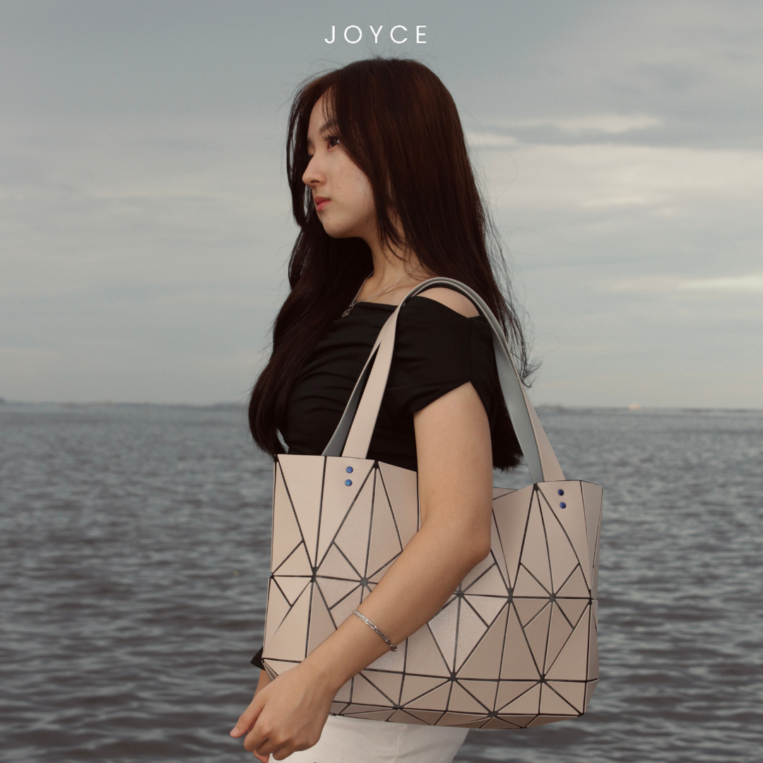Gizmo Long Tote Bag